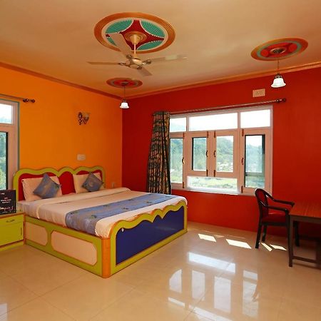 Super Oyo Hotel El Classics Srīnagar Esterno foto