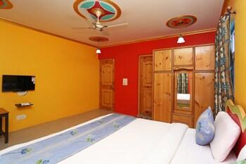 Super Oyo Hotel El Classics Srīnagar Esterno foto